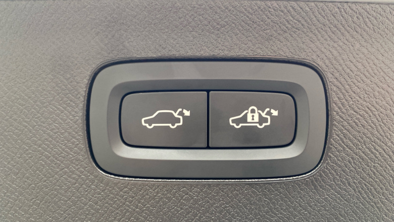 Volvo XC90 2.0 T8 PHEV Plus Dark 5dr AWD Geartronic Estate